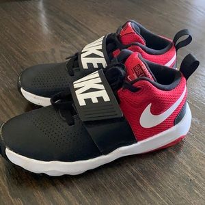 Barely worn Nike Boys shoes